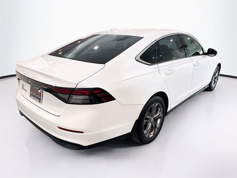 Used 2023 Honda Accord EX image 4