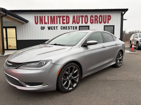 Used 2016 Chrysler 200 Limited w/ Convenience Group image 1