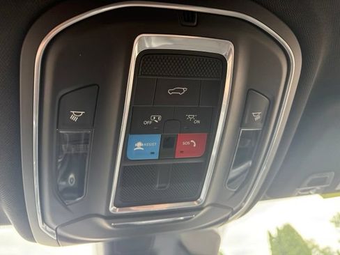 Used 2023 Jeep Grand Cherokee L Laredo AWD/4WD image 41