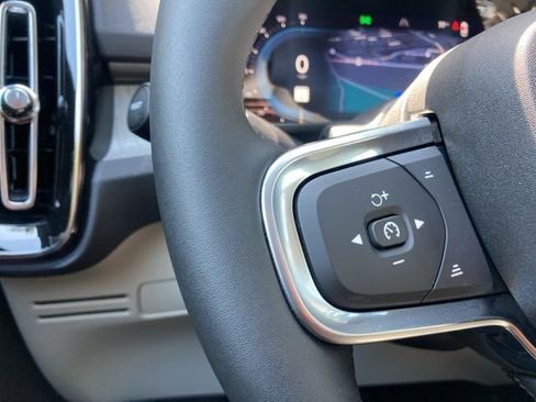 New 2025 Volvo XC40 B5 Ultra image 28