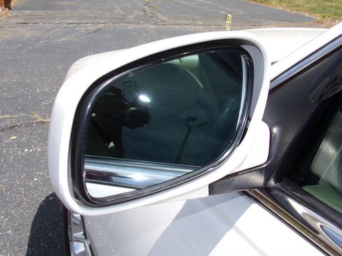 Used 2001 Lincoln Town Car Cartier RWD image 12
