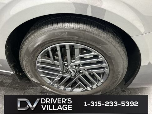 Used 2026 Nissan Sentra SV w/ SV Convenience Package FWD image 8