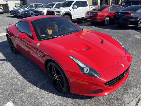 Used 2017 Ferrari California T image 41