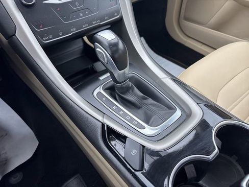 Used 2014 Ford Fusion SE w/ Equipment Group 202A image 13