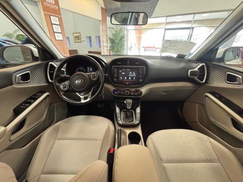 Used 2021 Kia Soul LX FWD image 11