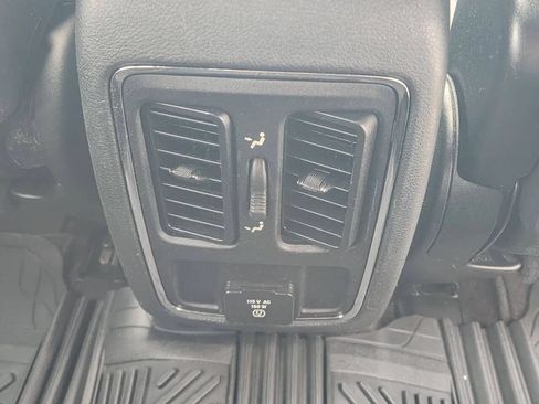 Used 2019 Jeep Grand Cherokee Laredo AWD/4WD image 17