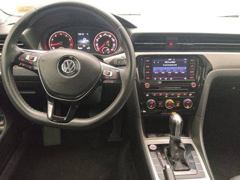 Used 2021 Volkswagen Passat 2.0T SE FWD image 26