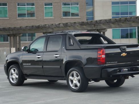 Used 2012 Chevrolet Avalanche LT w/ All-Star Edition image 4