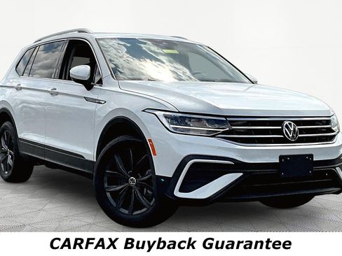 Used 2023 Volkswagen Tiguan SE AWD/4WD image 3