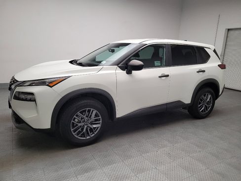 Used 2023 Nissan Rogue S AWD/4WD image 2