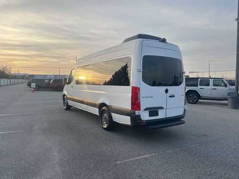 Used 2021 Mercedes-Benz Sprinter 2500 image 8