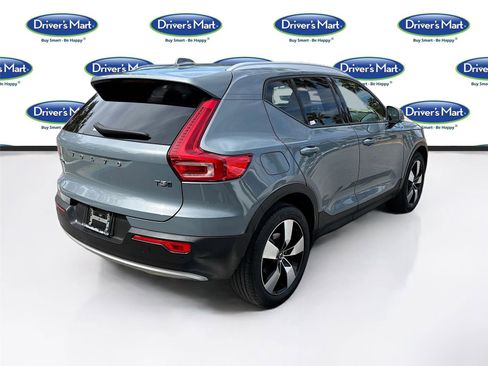Used 2020 Volvo XC40 T5 Momentum w/ Protection Package Premier image 7
