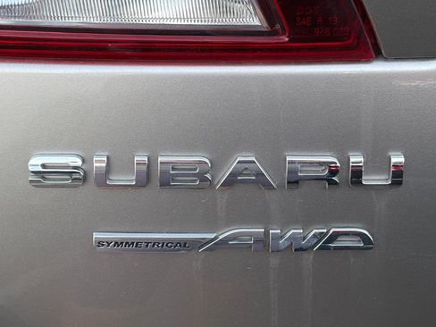 Used 2015 Subaru Outback 2.5i Limited AWD/4WD image 8