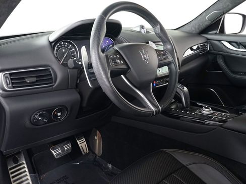 Used 2022 Maserati Levante Modena AWD/4WD image 5