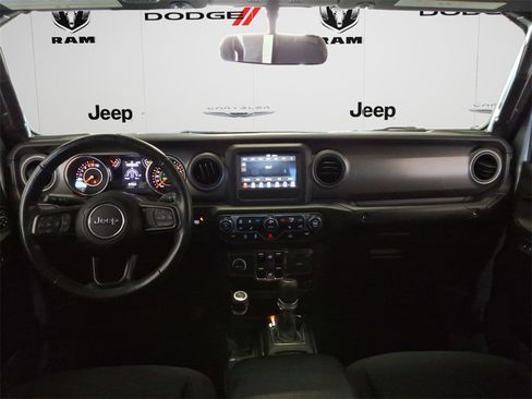 Certified 2022 Jeep Gladiator Sport image 8