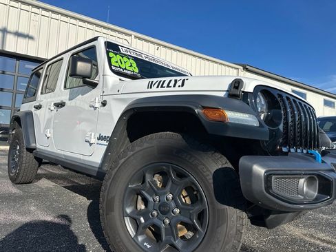Used 2023 Jeep Wrangler Unlimited w/ 8.4" Radio Group AWD/4WD image 31