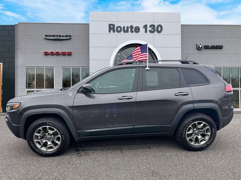 Used 2023 Jeep Cherokee Trailhawk AWD/4WD image 3