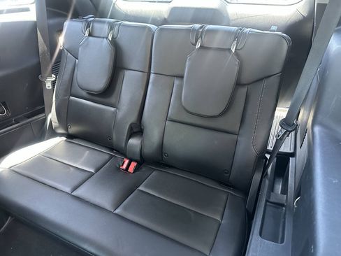 Used 2022 Ford Explorer Limited w/ Hybrid Equipment Group 310A RWD image 17