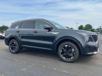New 2025 Kia Sorento S video 2