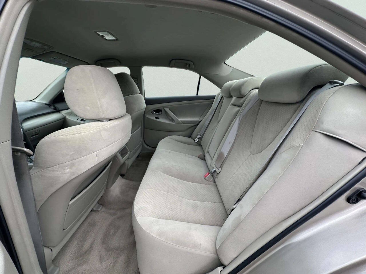 Used 2009 Toyota Camry LE FWD image 16