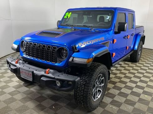 Used 2024 Jeep Gladiator Mojave AWD/4WD image 9