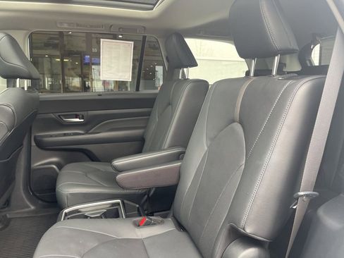 Used 2024 Toyota Grand Highlander Platinum image 48