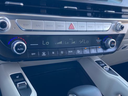 Certified 2024 Kia Telluride S FWD image 27