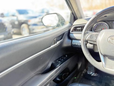 Used 2018 Toyota Camry SE image 21