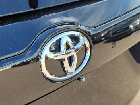 Used 2018 Toyota Highlander Limited FWD image 28