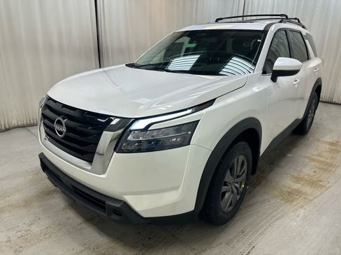 New 2025 Nissan Pathfinder SV w/ SV Premium Package image 11