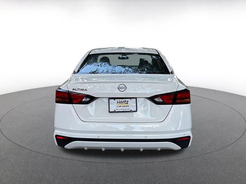 Used 2025 Nissan Altima 2.5 SV FWD image 6