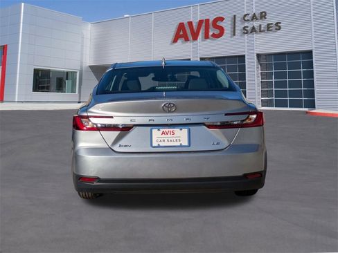 Used 2025 Toyota Camry LE image 7