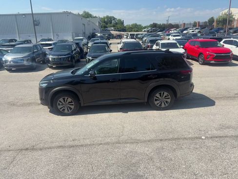 Used 2026 Nissan Pathfinder SV FWD image 7