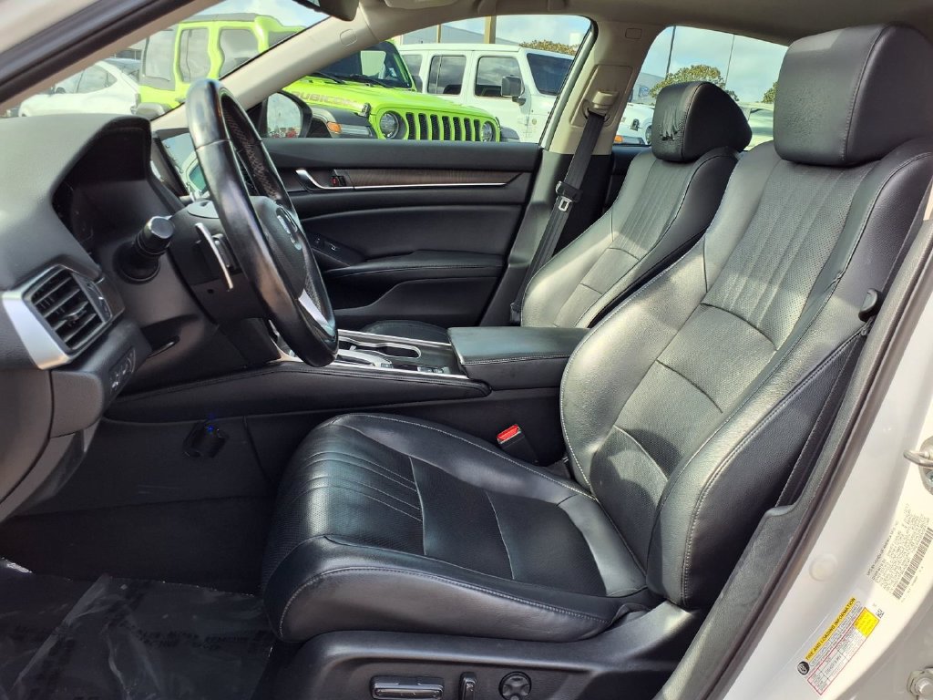 Used 2018 Honda Accord Touring image 26