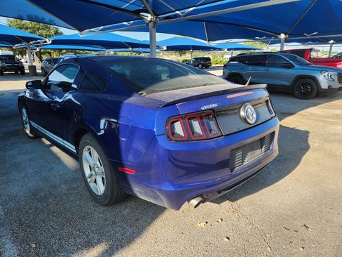 Used 2013 Ford Mustang Coupe RWD image 3