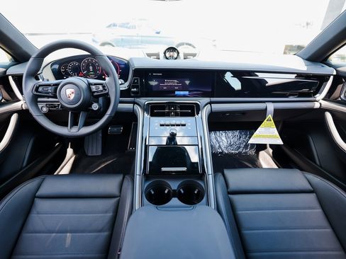 New 2026 Porsche Panamera 4 image 24