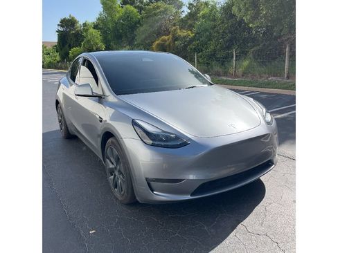 Used 2025 Tesla Model Y Long Range AWD/4WD image 4