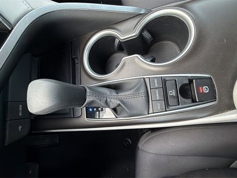 Used 2023 Toyota Camry LE image 24