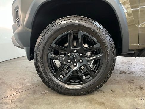 Used 2025 Chevrolet Colorado Trail Boss image 13