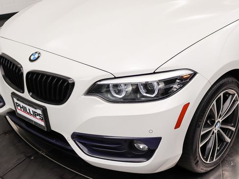 Used 2019 BMW 230i Convertible w/ Convenience Package RWD image 18