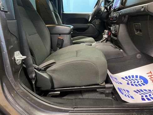 Used 2020 Jeep Wrangler Sport image 41