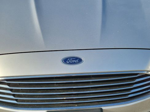 Used 2019 Ford Fusion SE FWD image 11