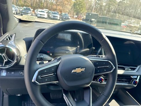 New 2026 Chevrolet Equinox LT w/ Convenience Package II image 16