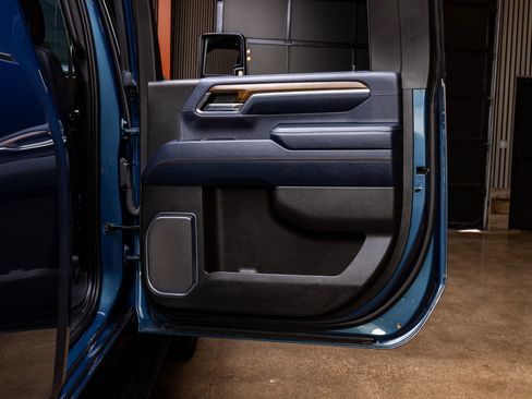 Used 2024 Chevrolet Silverado 3500 High Country w/ High Country Premium Package image 39