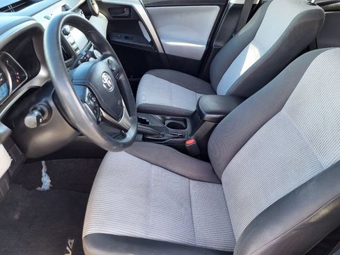 Used 2014 Toyota RAV4 LE image 17