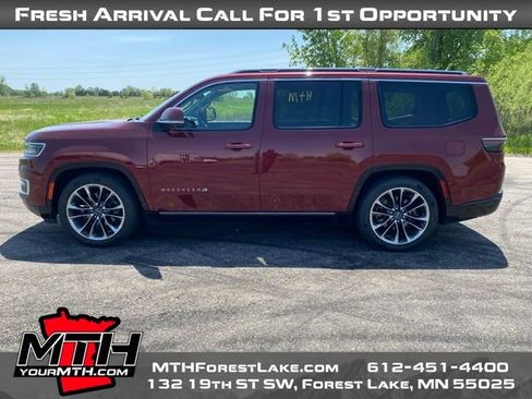 Used 2022 Jeep Wagoneer Series III w/ Premium Group I AWD/4WD image 5