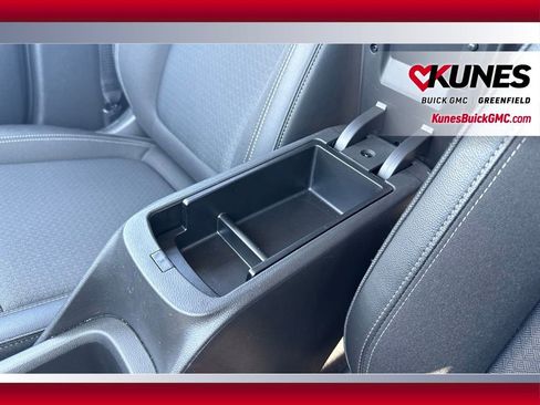 Used 2025 Buick Encore GX Preferred AWD/4WD image 32