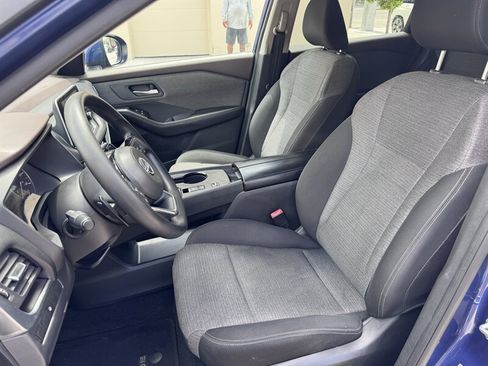 Used 2023 Nissan Rogue SV FWD image 14