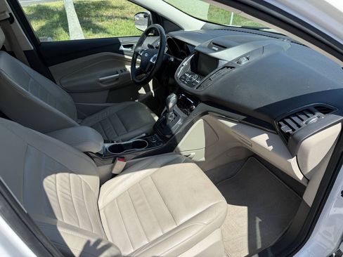 Used 2015 Ford Escape Titanium FWD image 9