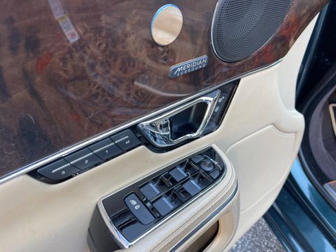 Used 2016 Jaguar XJ L Portfolio image 33